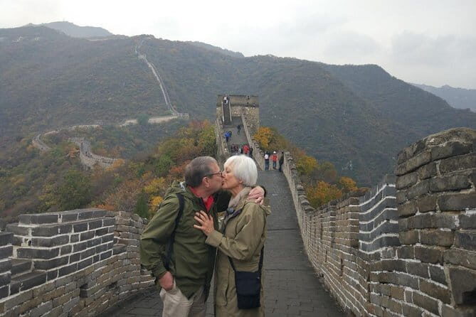 Private Badaling Great Wall Night Tour with English Driver - Performances and light displays: what you should pay attention to
