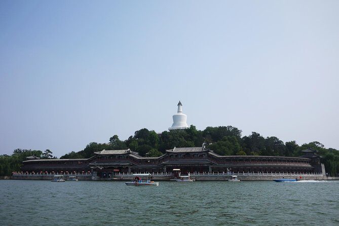 Private Beijing Jingshan Hill, Beihai, and Hutongs with Imperial Lunch/Dinner - Guides, Pace, and Why the Day Feels Easy