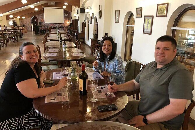 Private Changyu Chateau Wine Tasting Tour and Mutianyu Great Wall Visit - The lunch break: family-style Chinese food that keeps the day moving