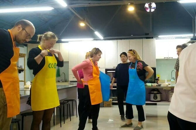 Private Chinese Dim Sum Cooking Class in Shanghai - Timing and getting there without stress