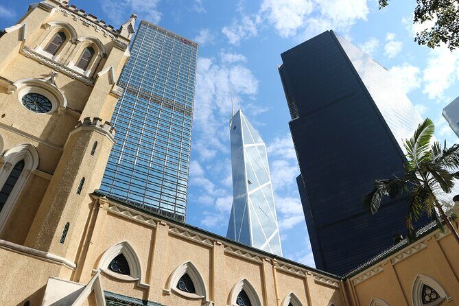 Private custom tour of Hong Kong - 3 hours - Central and Sheung Wan: Towers, Tram Lines, and Old Streets