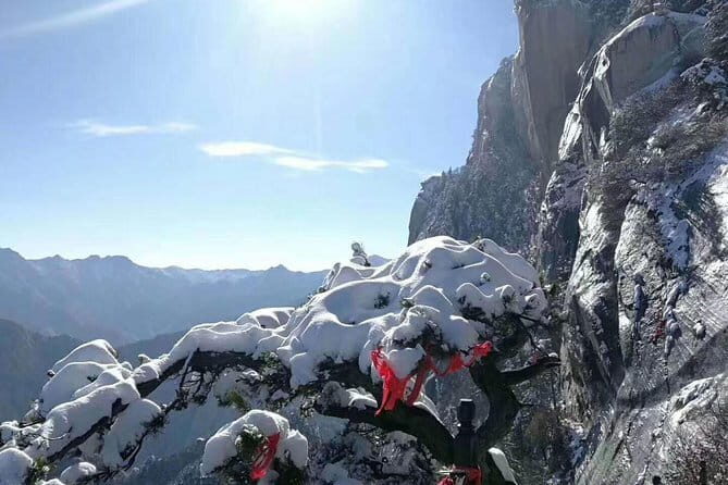 Private Day Tour of Mountain Huashan from Xi'an - Time on Huashan: steep cliffs plus the plank trail