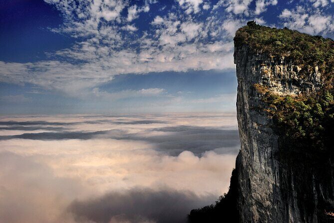 Private Day Tour of Tianmen Mountain with Skywalk and World's Longest glass bottom bridge - Heaven’s Door and the descent strategy