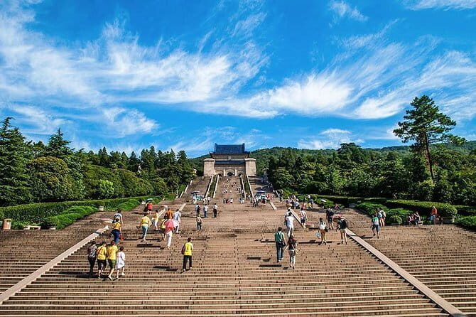 Private Day Tour to Niushoushan Cultural Park in Nanjing - Vegetarian lunch included: a smart break that keeps the day on track