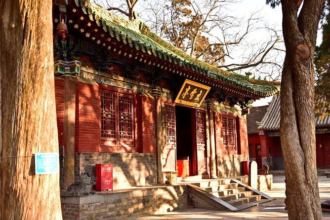 Private Day Tour to Shaolin Temple and Longmen Grottoes from Zhengzhou - Lunch at Shaolin: Vegetarian Set and Backup Plan If You Want Non-Temple Food