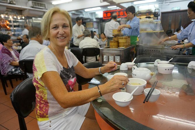 Private Food Tour: Hong Kong Island - Mid-Levels Escalator and Ding Ding: Moving Up and Back Through Public Transit