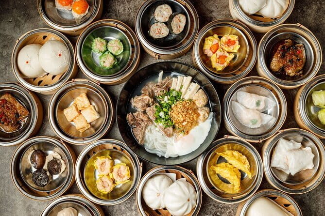 Private Food Tour in Hong Kong - Kowloon City: neon markets, street snacks, and a first-round drink