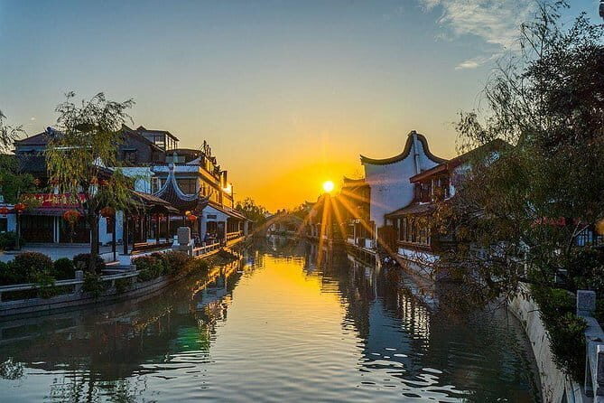 Private Guide Service - Xintiandi: Shikumen streets plus museum-level context