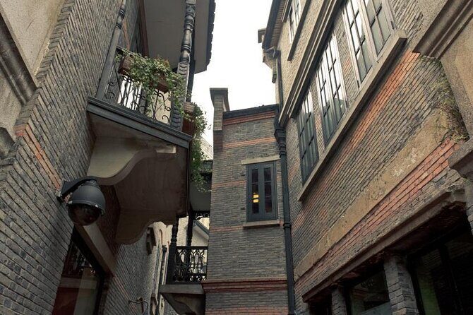 Private Half Day Shanghai City Customized Tour with Lost Heaven Dining - Key points at a glance