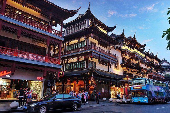 Private Half-Day Shanghai Tour with Din Tai Fung Dining - Bund skyline stroll near Binjiang Da Dao: where the views come from