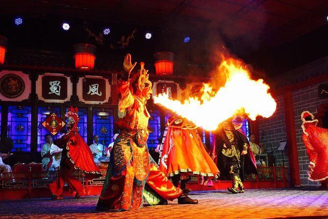Private Half-Day Tour in Sichuan Culture Show with Hot Pot Dinner in Chengdu - How the hot pot dinner works (and how to handle spice)