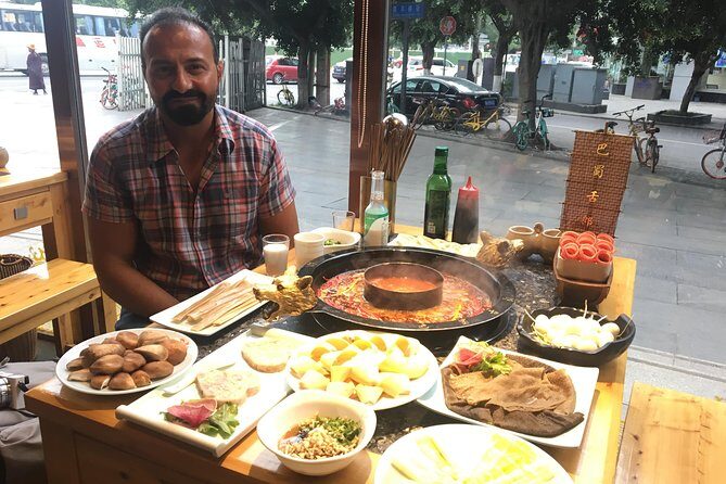 Private Half-Day Tour in Sichuan Culture Show with Hot Pot Dinner in Chengdu - Shu Feng Ya Yun Sichuan Opera: face changing and Rolling Light