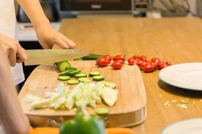 Private Home Cooking Class with Shanghai Mama - The market: how your guide turns shopping into a lesson