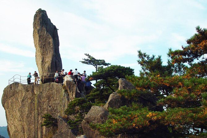 Private Huangshan 4-Day Tour to Visit Yellow Mountain and Hongcun Village - What to bring and how to pace yourself