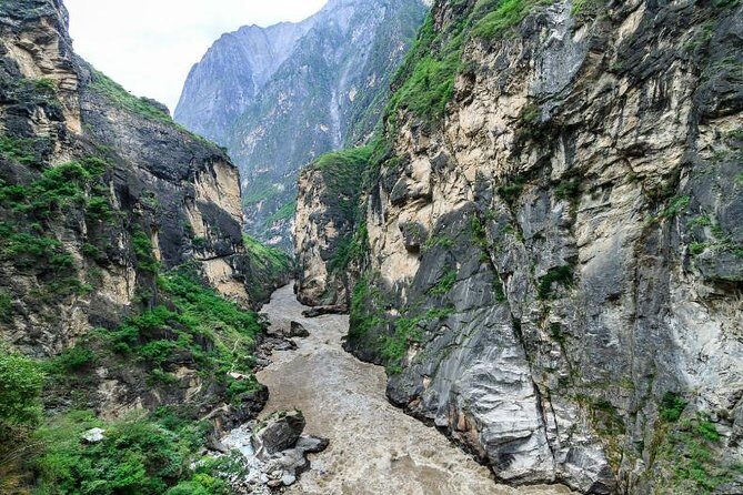 Private Lijiang Day Trip to Upper Tiger Leaping Gorge and Black Dragon Pool - Jade Spring Park and Black Dragon Pool: classic views with real timing