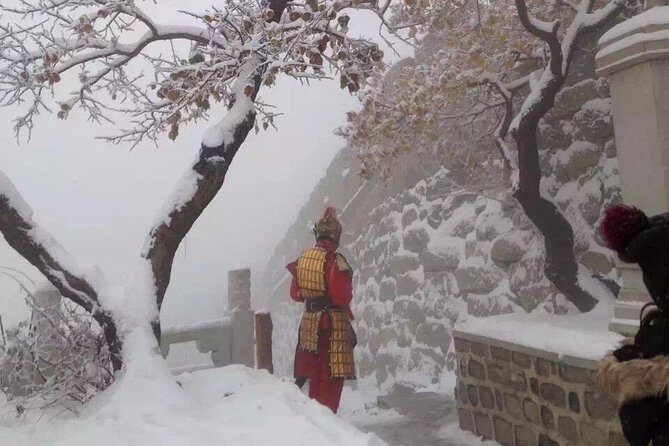 Private Mutianyu Great Wall Day Tour include Chairlift & Toboggan - Lunch on Track: You Don’t Have to Solve Food Mid-Adventure