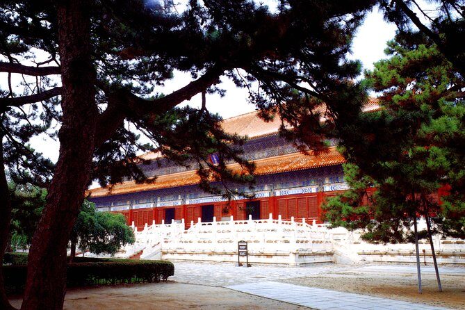 Private Mutianyu Great Wall & Ming Tombs: Transfer or Guided Tour - Ming Tombs: A Serious Site, Explored at a Comfortable Pace