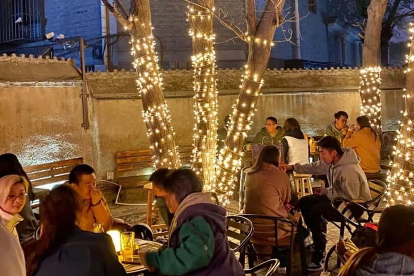 Private | Shichahai Hutong Dinner and Beer Walking Tour - Second dinner on Gulou East Avenue: more variety, more confidence