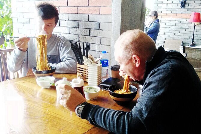 Private Street Food Walking Tour with Shanghai Tower Option - Street Food First: How the Oldest Market Meal Actually Feels