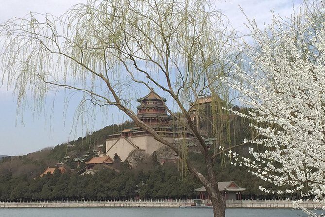 Private Summer Palace Walking Tour + Custom Scenic Route Add-Ons - Guides: what the best ones do here