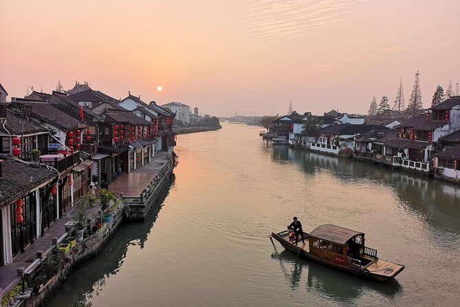 Private Tour of Shanghai Highlights and Zhujiajiao Water Town in One Day - The Bund waterfront: Shanghai’s skyline in one classic viewing stretch