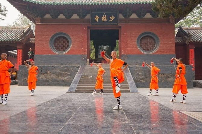Private tour to Longmen Grottoes and Shaolin from Xi'an by train - Why this Xi’an-to-Luoyang day trip works better than doing it alone