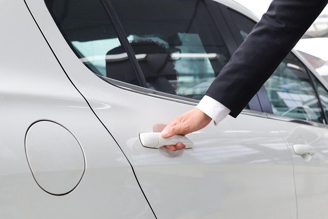 Private Transfer Pudong Airport to Shanghai Downtown Hotel - Finding Your Driver at Pudong Without Stress