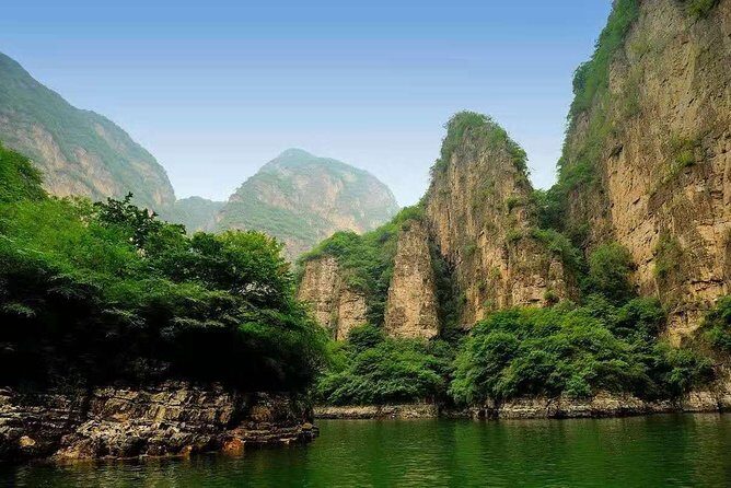 Private Transfer to Longqing Gorge and Guyaju Caves Excursion by English Driver - Longqing Gorge and the Little Three Gorges Scenery