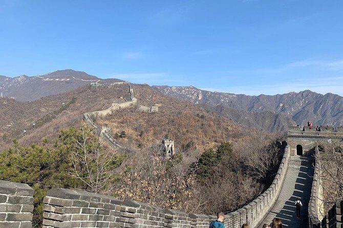 Private Transfer to Mutianyu Great Wall with professional driver - Optional meal stop and how the return meeting actually works