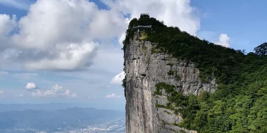 Private VIP Zhangjiajie Tianmen Mountain Day Tour - From Gongtong Garden to Cloud Corridor: The Views Between the Thrills