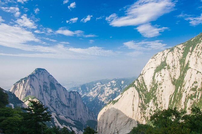 Private Xian Mt Huashan Adventure Day Tour - Pickup, drive time, and the first big choice: North Peak or West Peak
