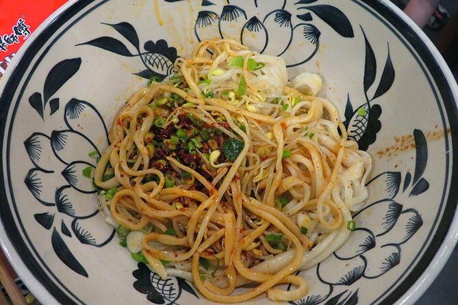 Private Xi’an Night & Food Tour by Tuk Tuk and Public Transportation - Tuk tuk + public transit: the easiest way to move after dark