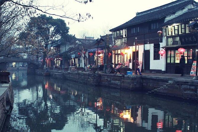 Private Zhujiajiao Water Town Boating Tour with Fruit Picking - Picking fruit you can take home (and what to do with the sweet souvenirs)