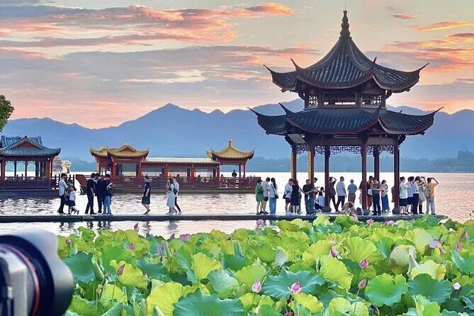 Remarkable Hangzhou Day Tour Of Serenity and Beauty of Nature - West Lake (Xi Hu) boat time: how to get the best views