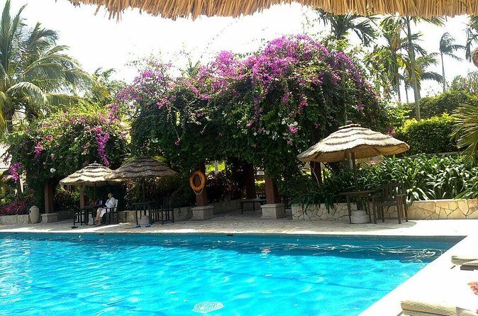 Sanya Half Day Private Tour of Nantian Hot Spring - Should you expect a fancy spa, or a classic hot-springs vibe?