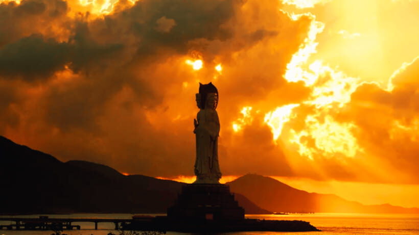Sanya: Nanshan Cultural Tourism Zone Ticket and Tour Car - Riding the Sightseeing Bus Shuttle vs. Walking the Route