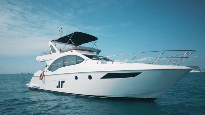 Sanya: Yacht or Catamaran Sailing Experience - Luxury Yachts and a Catamaran in Sanya: What You Really Get