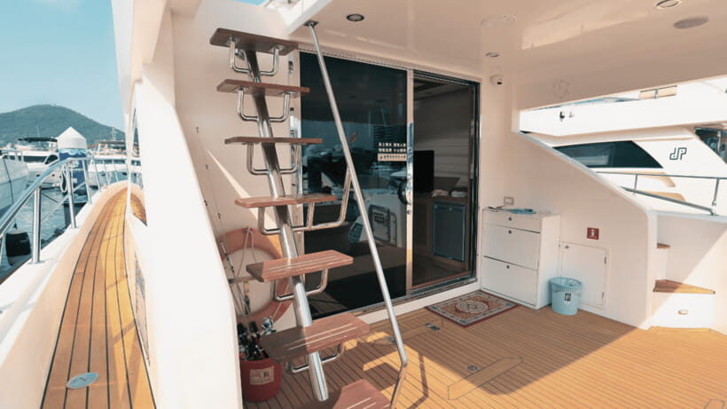 Sanya: Yacht or Catamaran Sailing Experience - Price Value for Up to 8 People