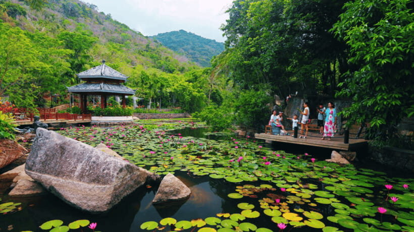 Sanya: Yalong Bay Tropical Forest Ticket and Tour Car - Weather, shoes, and heat: how to enjoy the rainforest without suffering