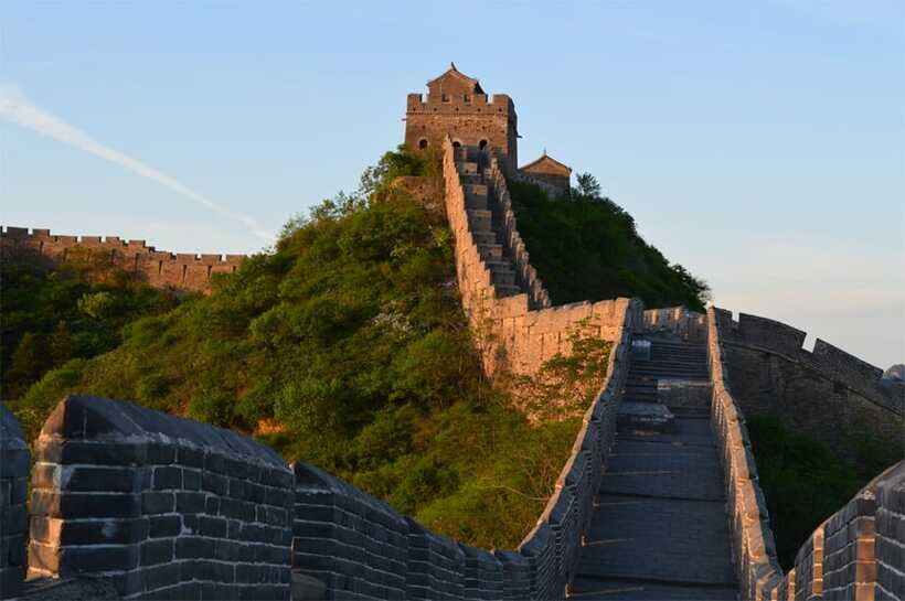 Self-guided challenging hiking from Jinshanling to Gubeikou - Coiling Dragon Hill to the finish on Dragon Hill: easier walking at the end