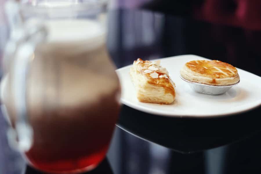 Shanghai 3-Hour Afternoon Tea Tasting and Dessert Tour - Tea Ceremony Time: Hangzhou Green and Fujian Black