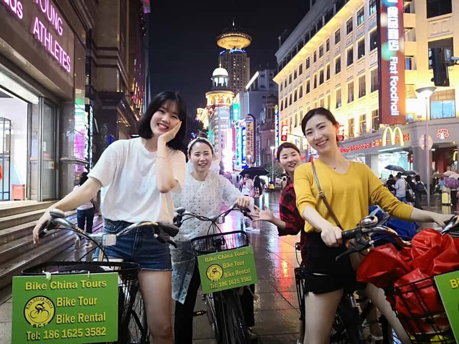 Shanghai: 4-Hour Nightlife Adventure & Tasting Bike Tour - The Bund and its jazz bar stop: nightlife you can actually see