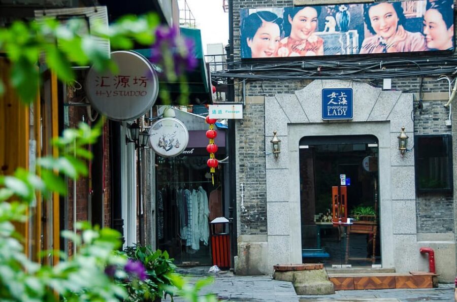 Shanghai: 4-Hour Private Customizable City Tour - Yu Garden: 500 Years of Pavilions, Ponds, and the Dragon Wall