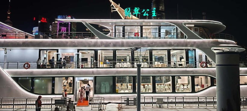 Shanghai: After Dark Dinner and Huangpu River Night Cruise - What you’re really paying for: skyline time plus a local dinner