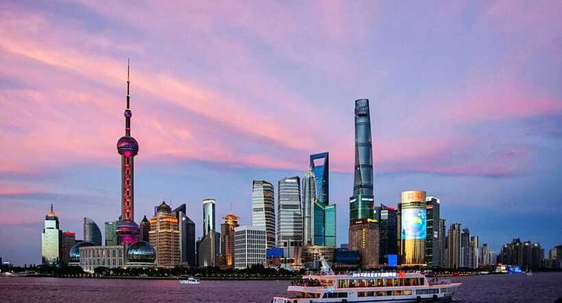 Shanghai Airport Layover Tour with Amazing City Highlights - People Square, Century Park, and Nanjing Road street food energy