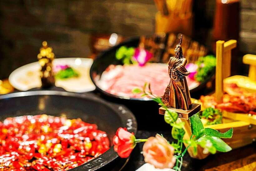 Shanghai By Night: Amazing River Cruise and Hot Pot Dinning - Downtown pickup that makes the night feel calm