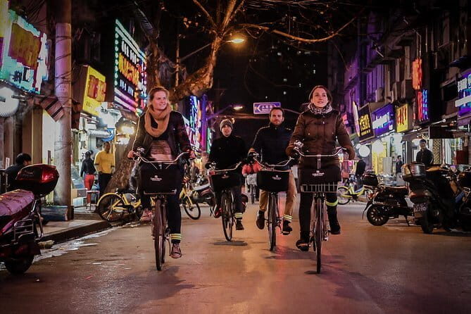 Shanghai by Night with Fine Local Dinner and VIP River Cruise Experiences - Hotel Pickup, Timing, and What to Pack for a 3-Hour Evening