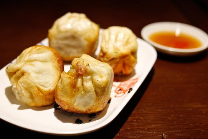 Shanghai by Night with Fine Local Dinner and VIP River Cruise Experiences - Should You Book This Shanghai by Night Tour?