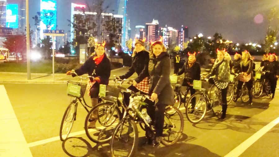 Shanghai Charming Night Small Group Bike Tour - Traffic, Comfort, and How Confident Guiding Changes Everything