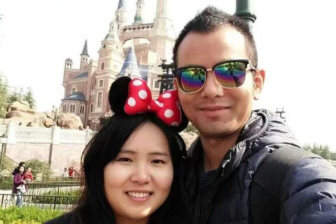 shanghai Disney tour - Inside the park: pacing your own day while the guide stays outside
